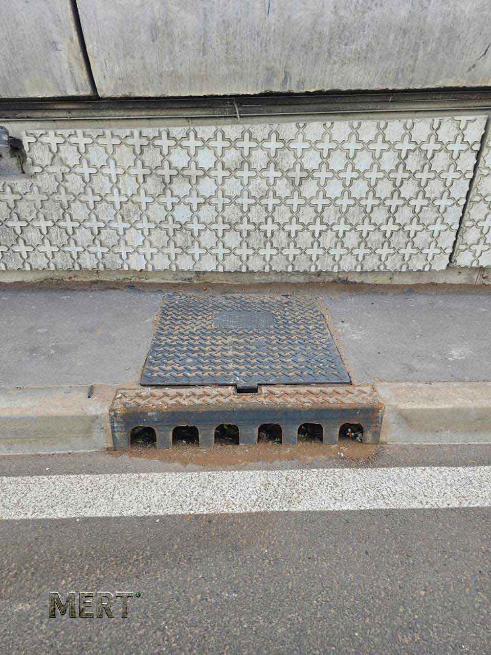 Front stormwater intake openings of the underpass drainage unit